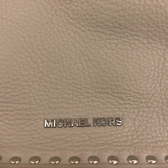 Michael kors purse - Picture 2 of 5